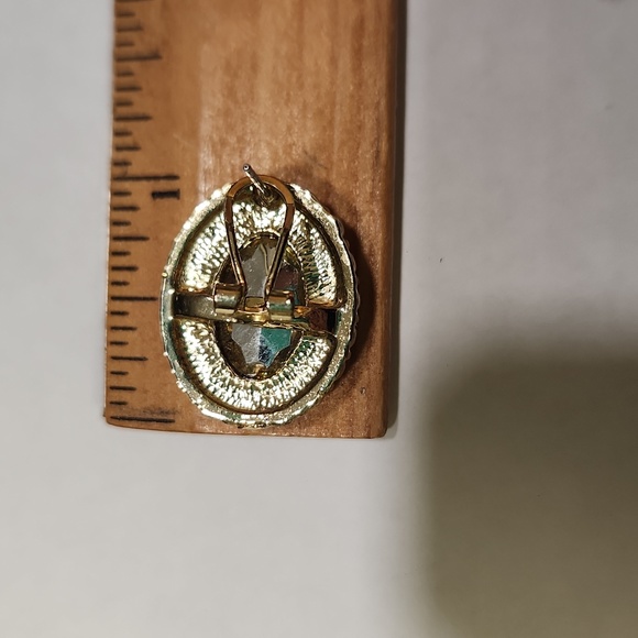 Bright green bling earrings pierced - Picture 6 of 6